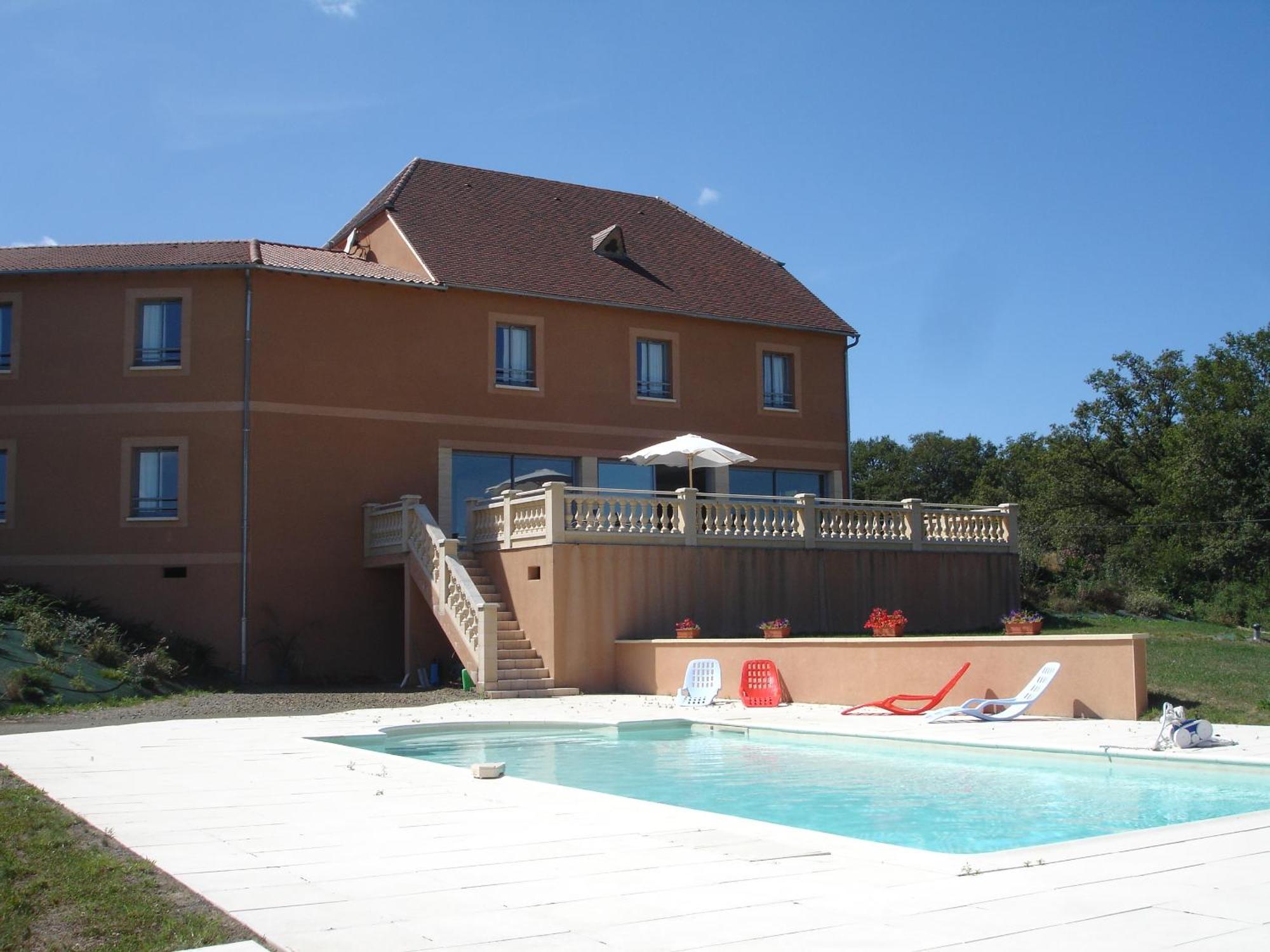 Au Perigord Noir Hotel Hautefort Exterior photo