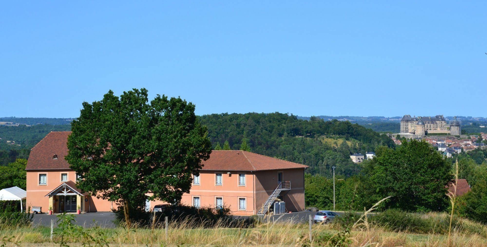 Au Perigord Noir Hotel Hautefort Exterior photo